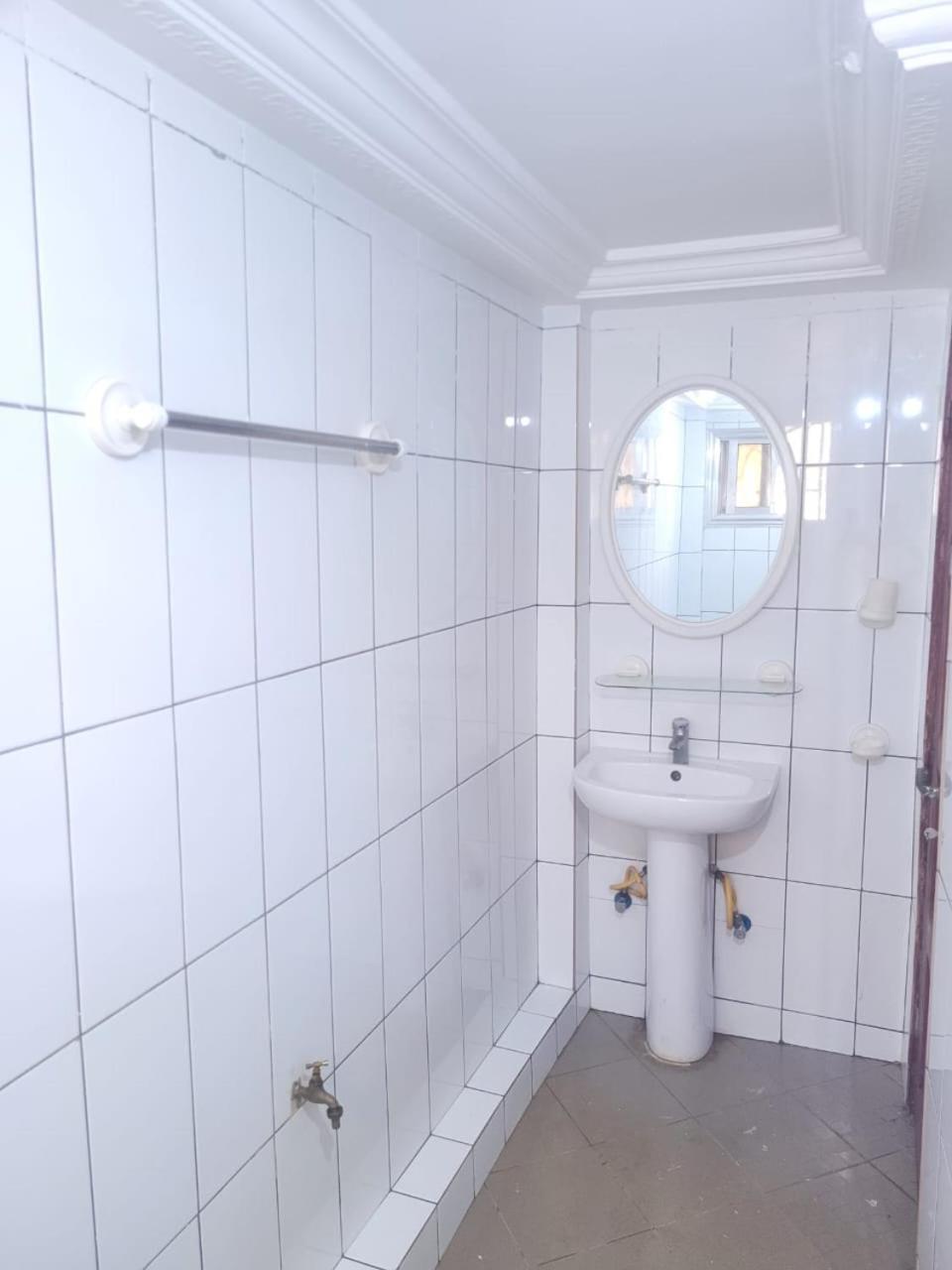 Residence Diakhaby Конакрі Екстер'єр фото
